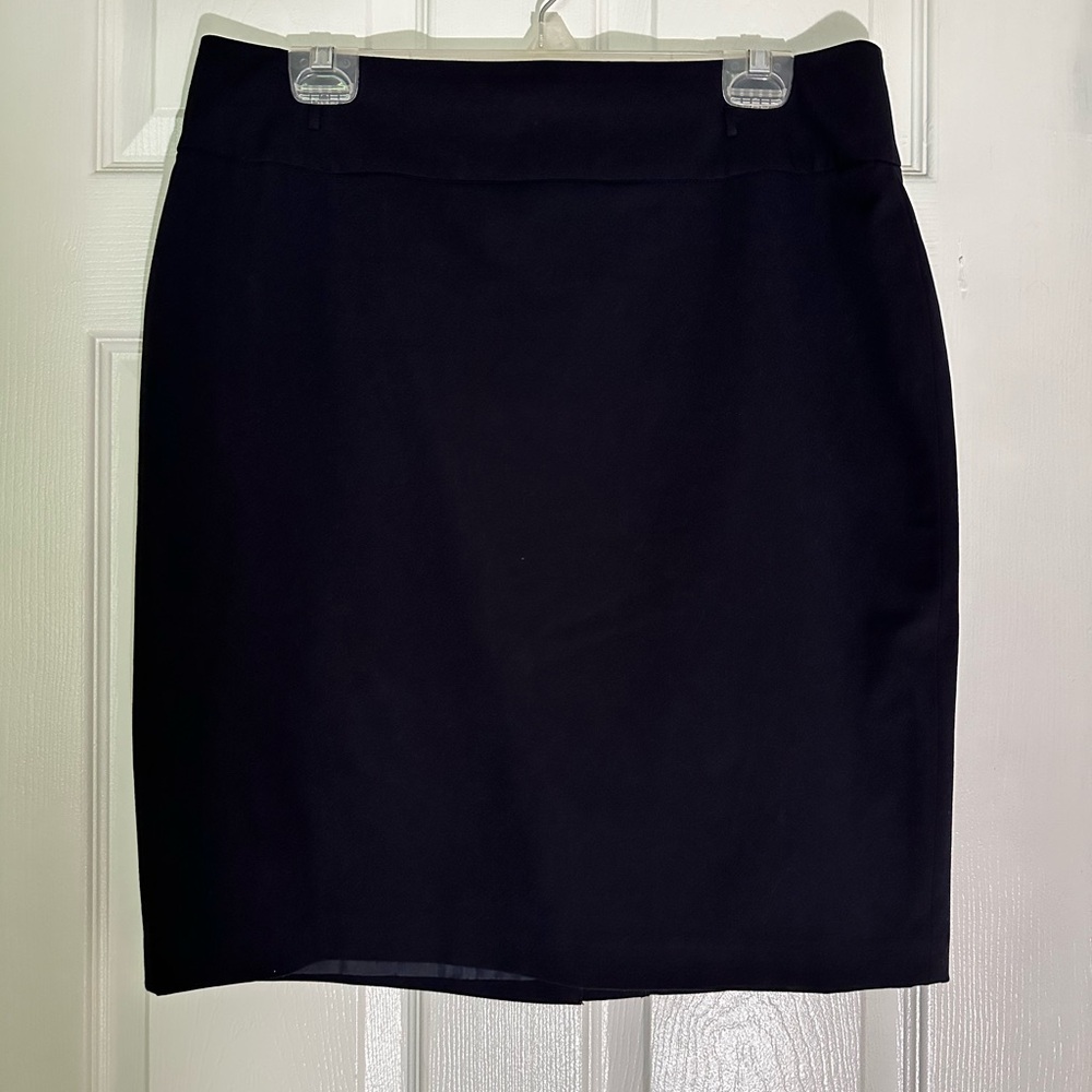 Navy blue skirt w/small belt loops